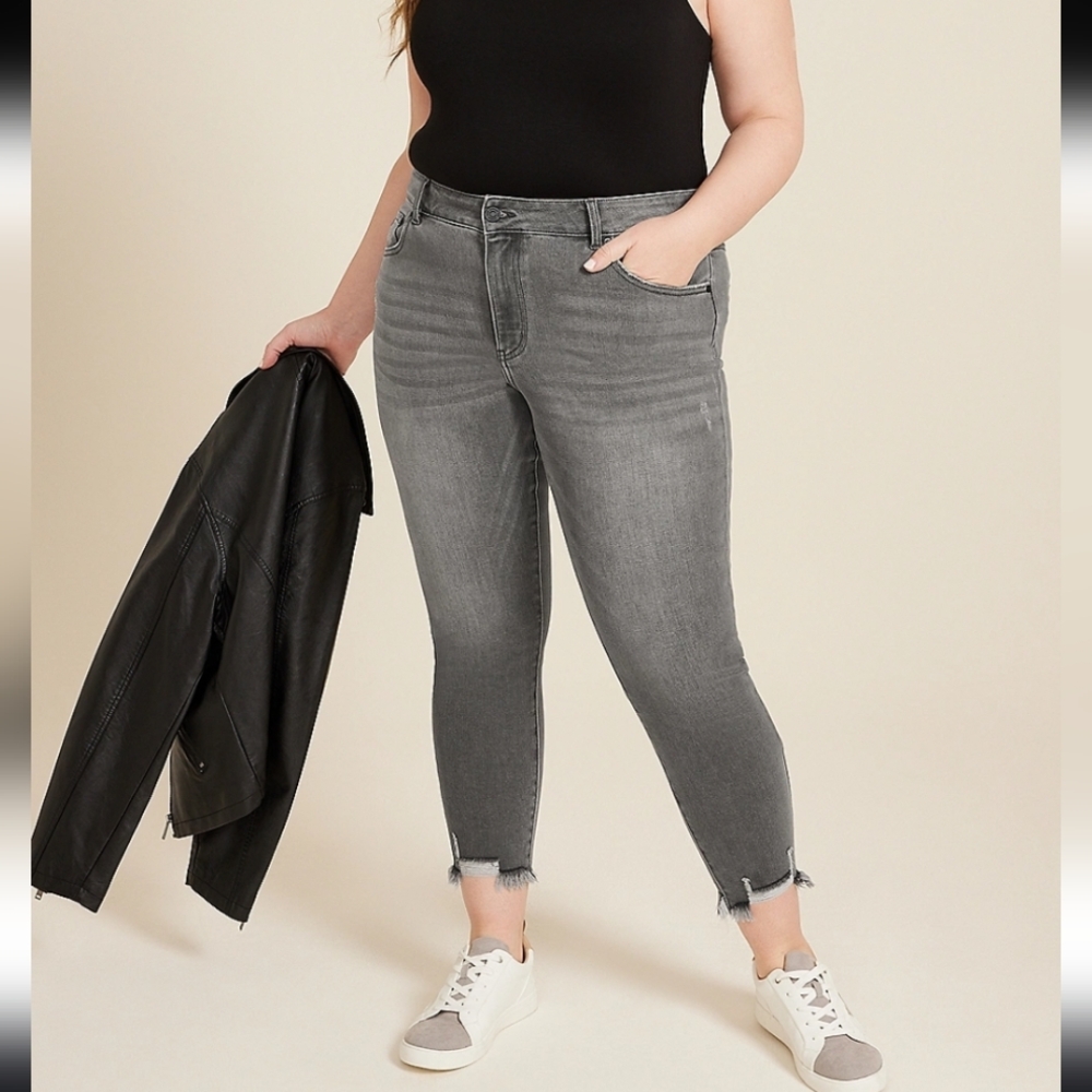 Maurices KanCan Grey High Rise Frayed Hem Skinny Jeans Cropped Ankle Grey Wash
